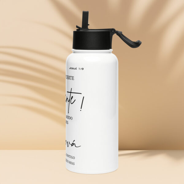 Stainless steel water bottle with a straw lid - Image 3